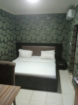 sky suites ikeja