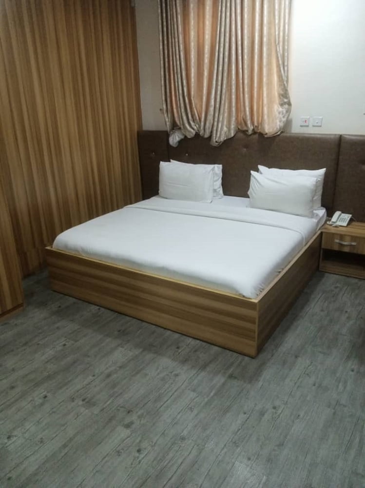 sky suites ikeja