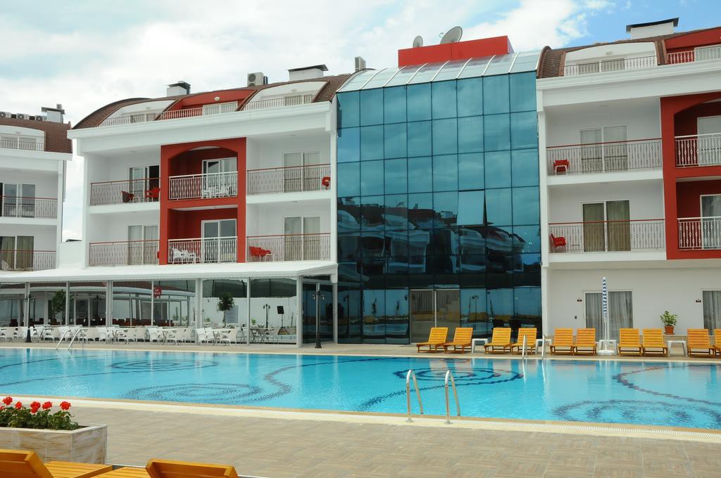 side legend hotel