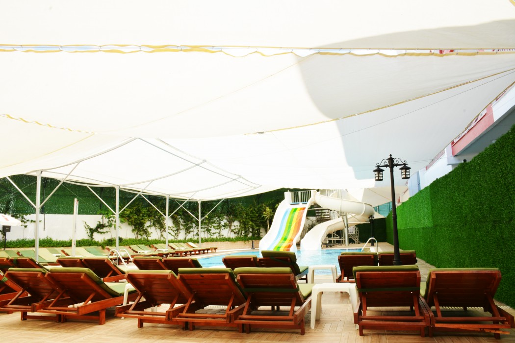 side legend hotel