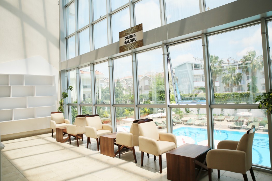 side legend hotel