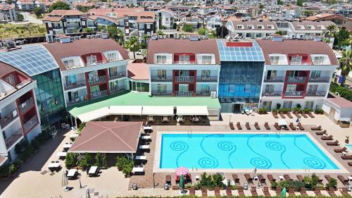 side legend hotel