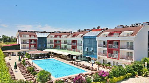 side legend hotel