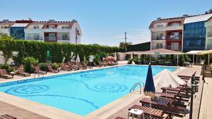 side legend hotel