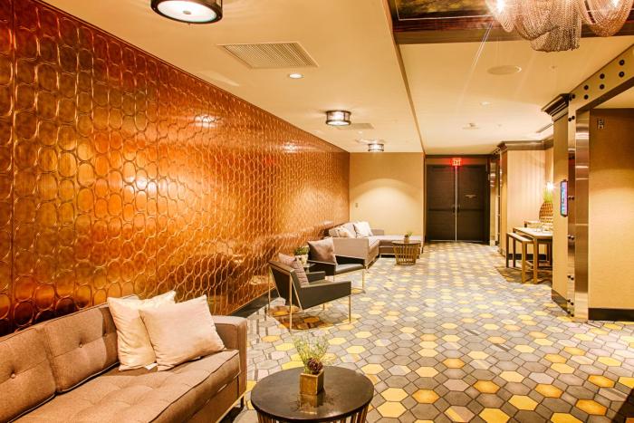 metropolitan at the 9 autograph collection