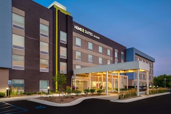 home2 suites by hilton grand rapids airport