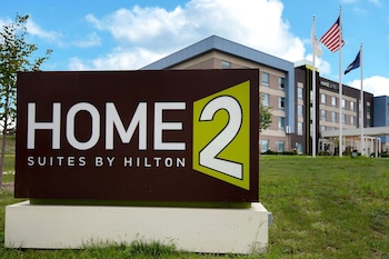 home2 suites by hilton grand rapids airport