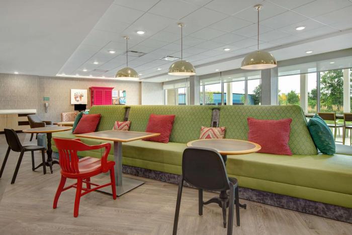 home2 suites by hilton grand rapids airport