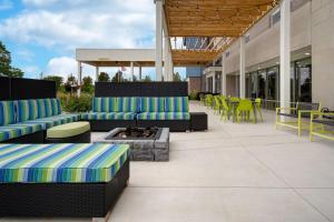 home2 suites by hilton grand rapids airport