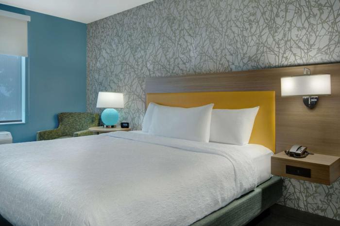 home2 suites by hilton grand rapids airport