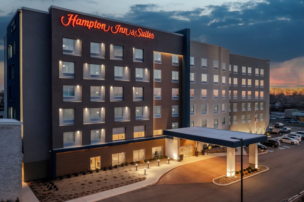 hampton inn and suites indianapolis west speedway