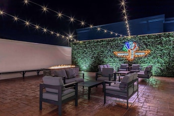 hampton inn and suites indianapolis west speedway