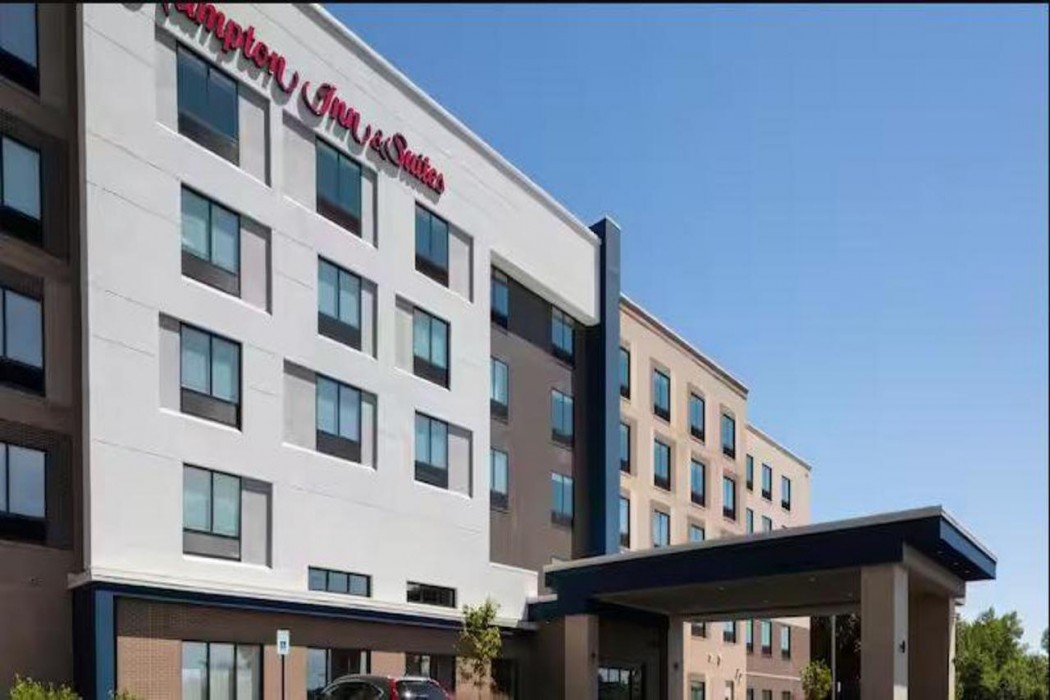 hampton inn and suites indianapolis west speedway
