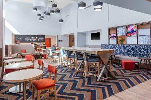 hampton inn and suites indianapolis west speedway