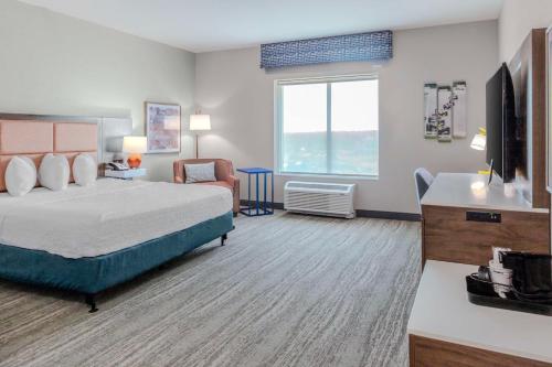 hampton inn and suites indianapolis west speedway