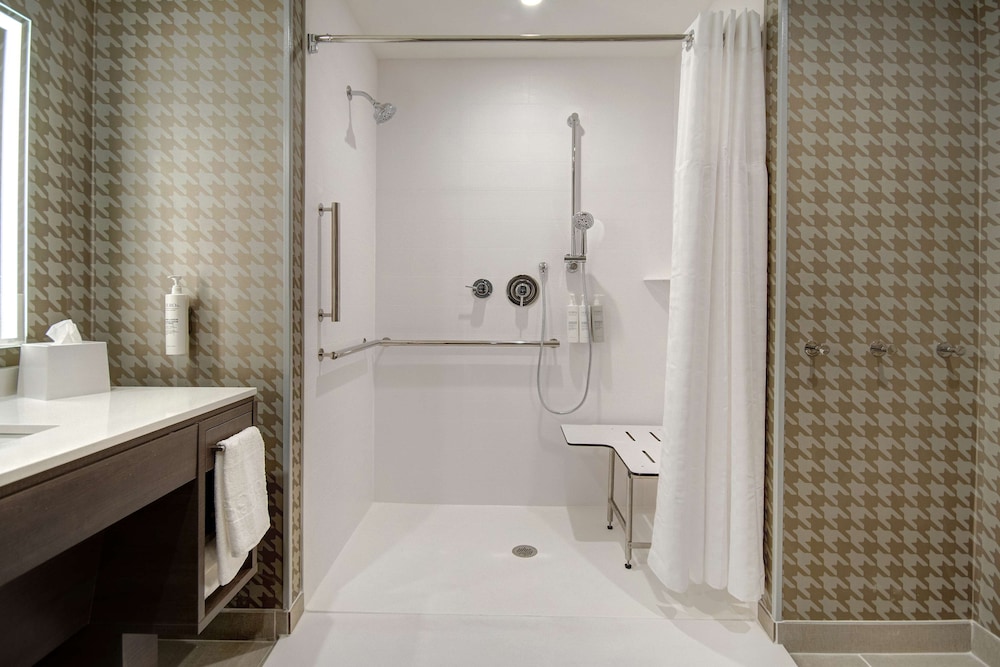 home2 suites by hilton las vegas north