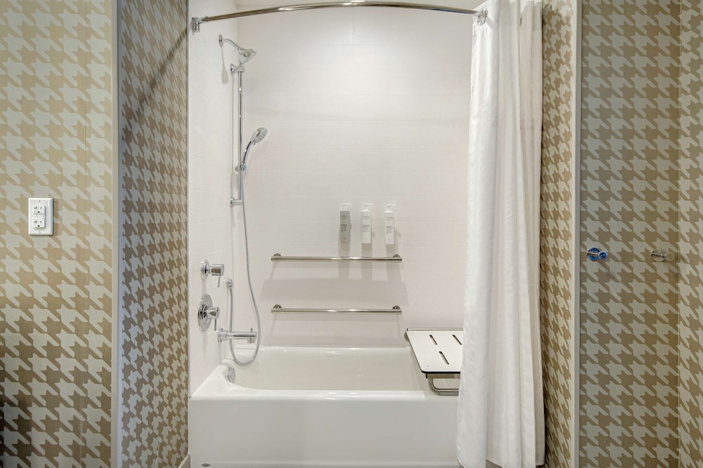 home2 suites by hilton las vegas north