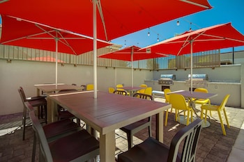 home2 suites by hilton las vegas north