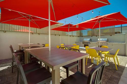 home2 suites by hilton las vegas north