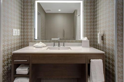 home2 suites by hilton las vegas north