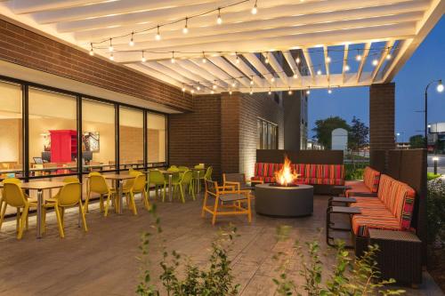 home2 suites by hilton milwaukee west