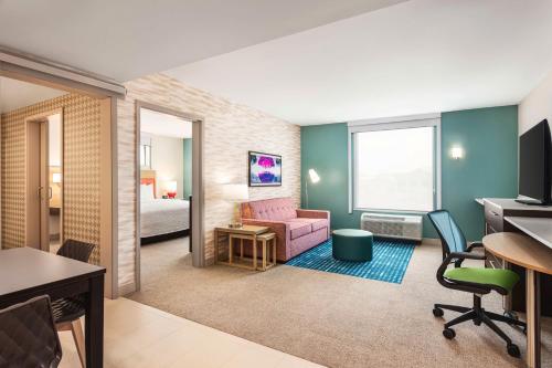 home2 suites by hilton milwaukee west
