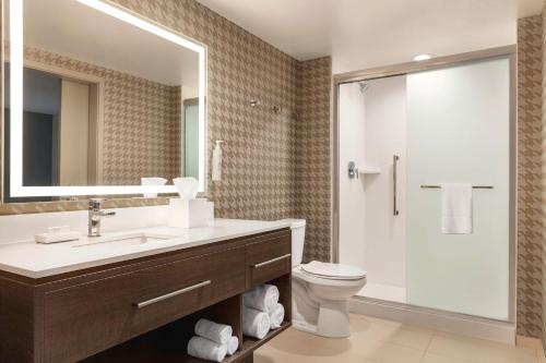 home2 suites by hilton milwaukee west
