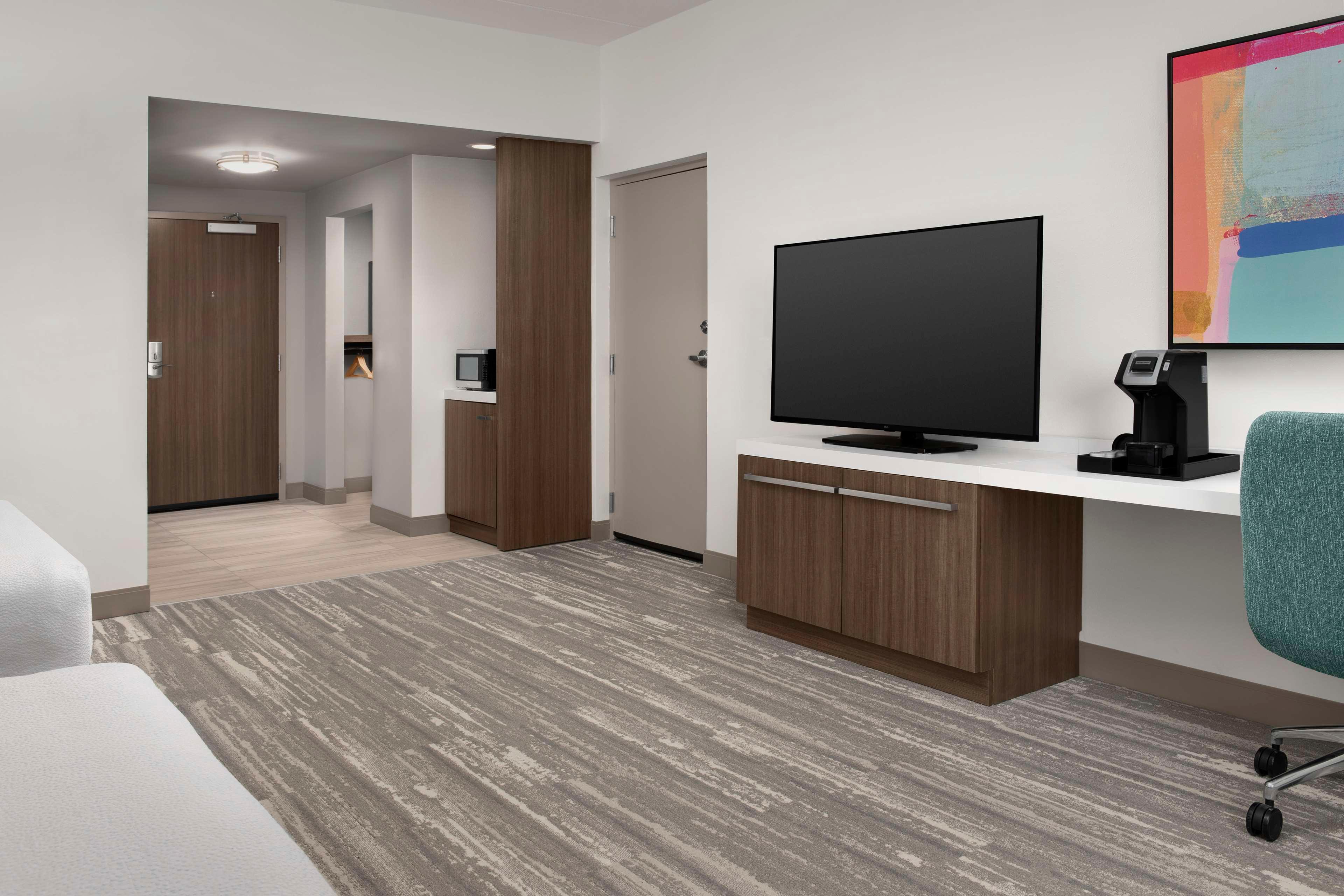 hilton garden inn pensacola downtown