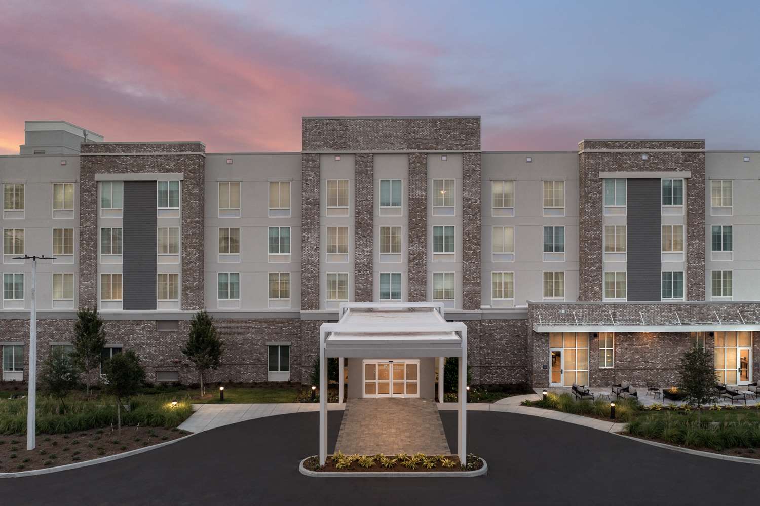 hilton garden inn pensacola downtown