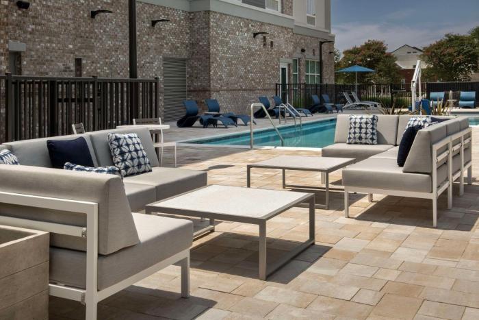 hilton garden inn pensacola downtown