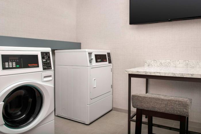 hilton garden inn pensacola downtown
