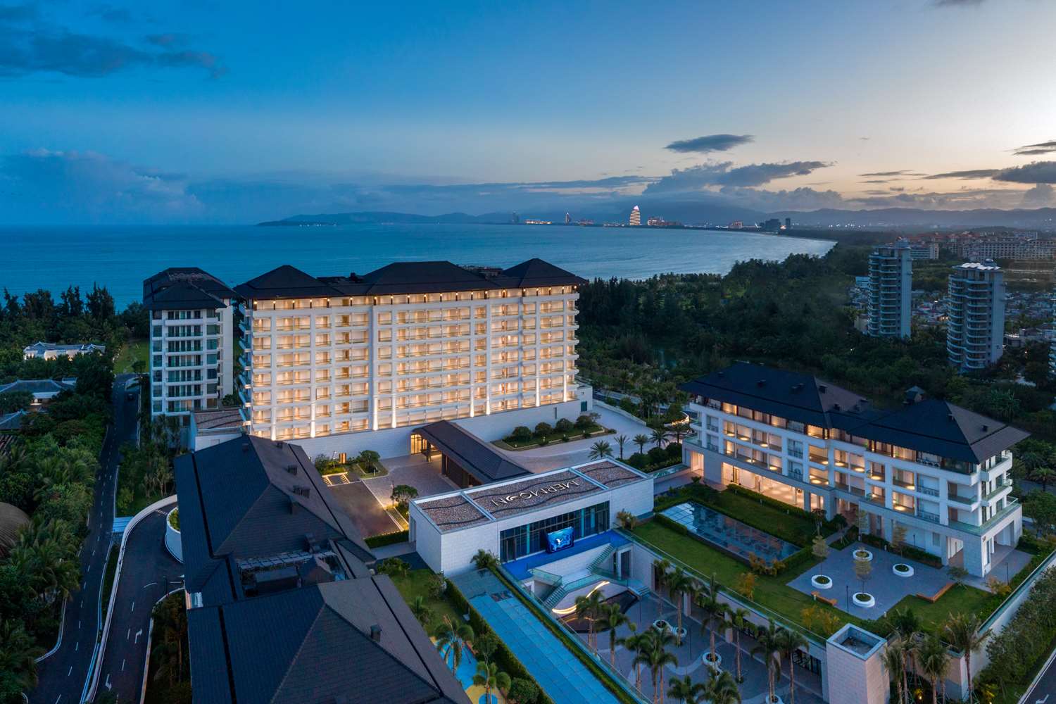 the mermoon resort hainan tufu bay tapestry by hilton