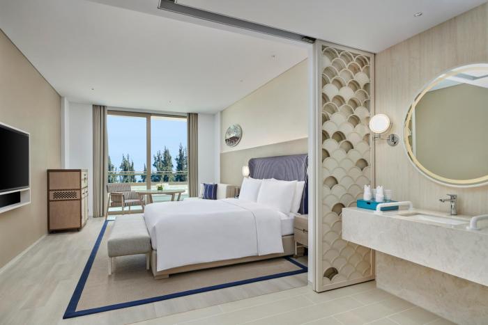 the mermoon resort hainan tufu bay tapestry by hilton