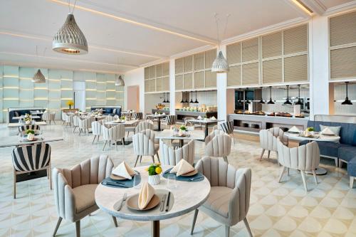 the mermoon resort hainan tufu bay tapestry by hilton