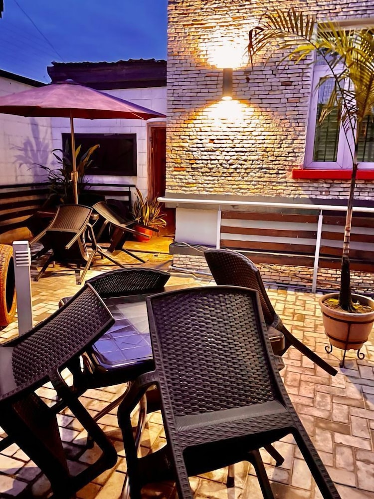 the crib art hotel