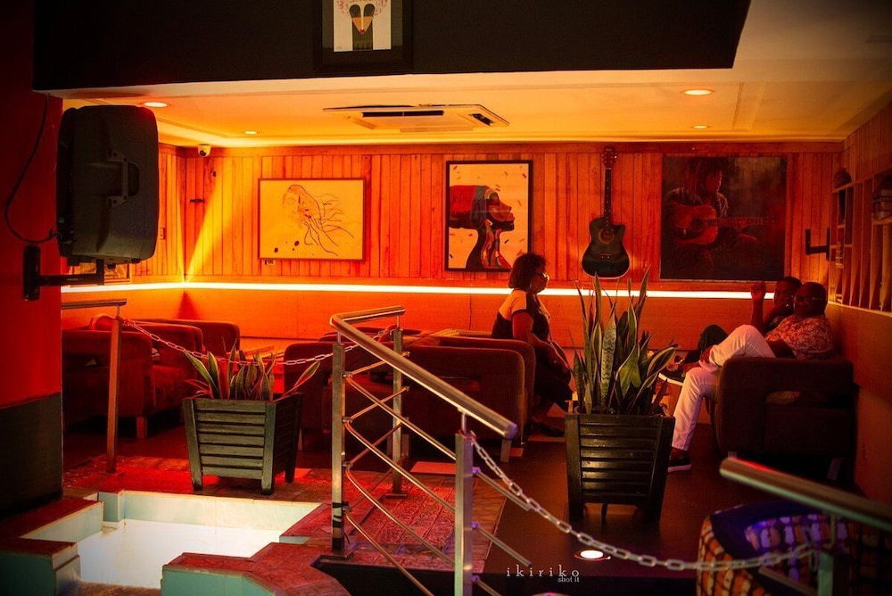 the crib art hotel