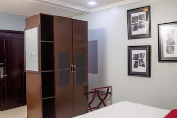 the crib art hotel