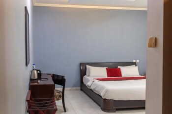 the crib art hotel