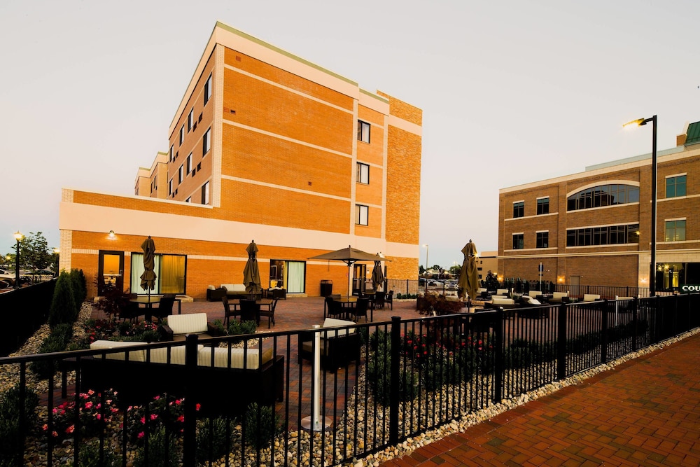 courtyard bay city