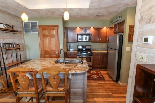 seven springs sunridge 3 bedrooms premium condo pet friendly 3 condo by redawning