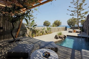 oscar beachfront suites