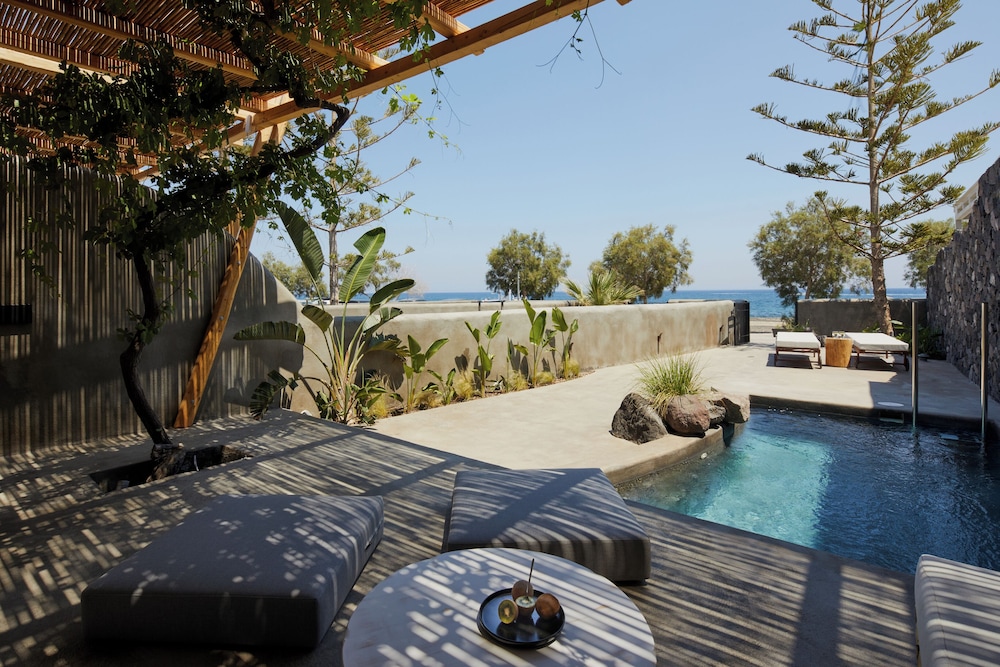 oscar beachfront suites
