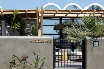 oscar beachfront suites