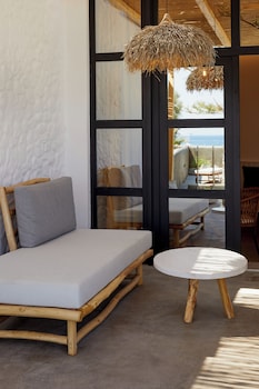oscar beachfront suites