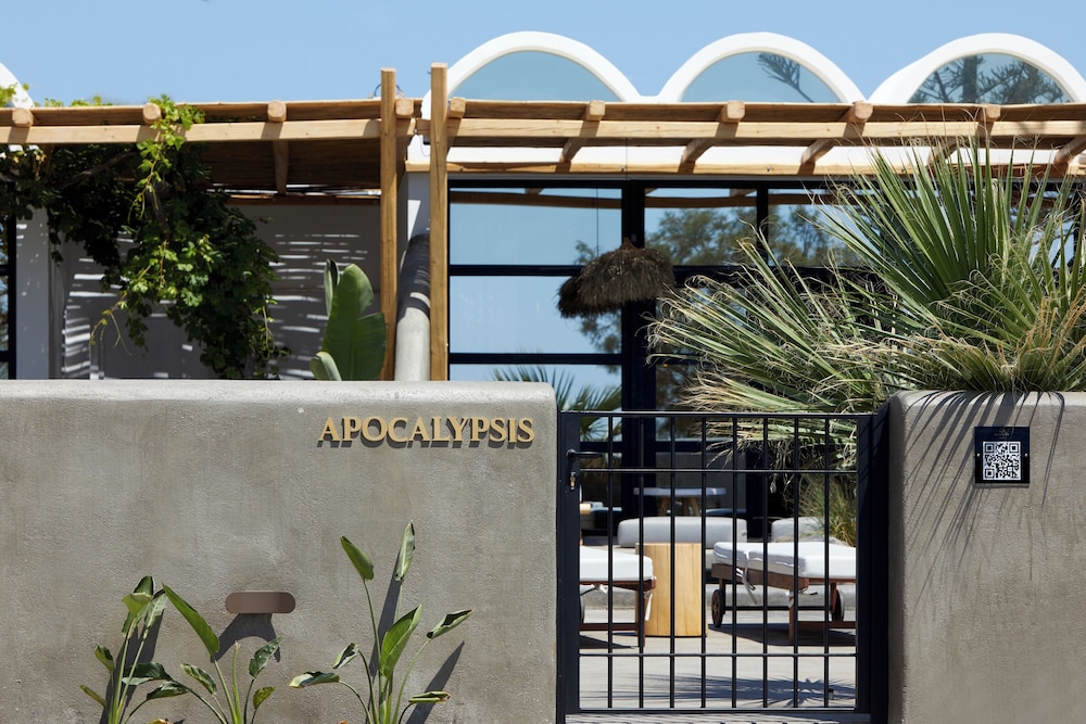 oscar beachfront suites