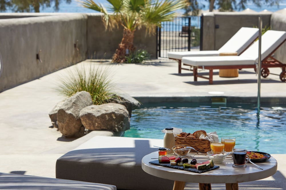 oscar beachfront suites