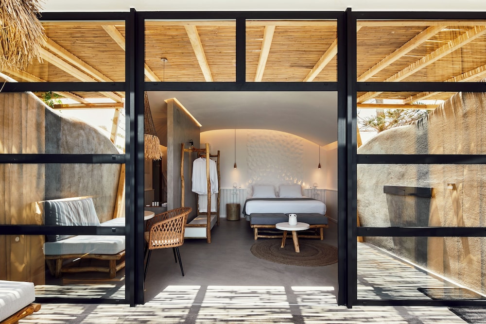oscar beachfront suites