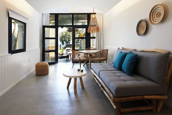 oscar beachfront suites
