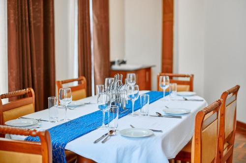 seven skies hotel