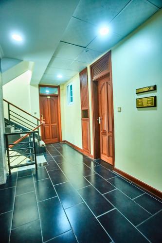 seven skies hotel